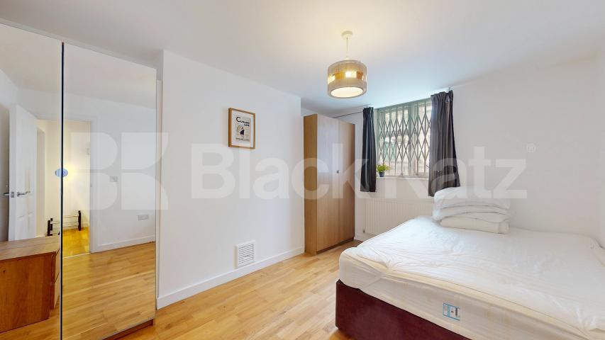 Refurbished Refurbished Two Bedroom Flat in Elegant Period Conversion Rochester Road, Camden